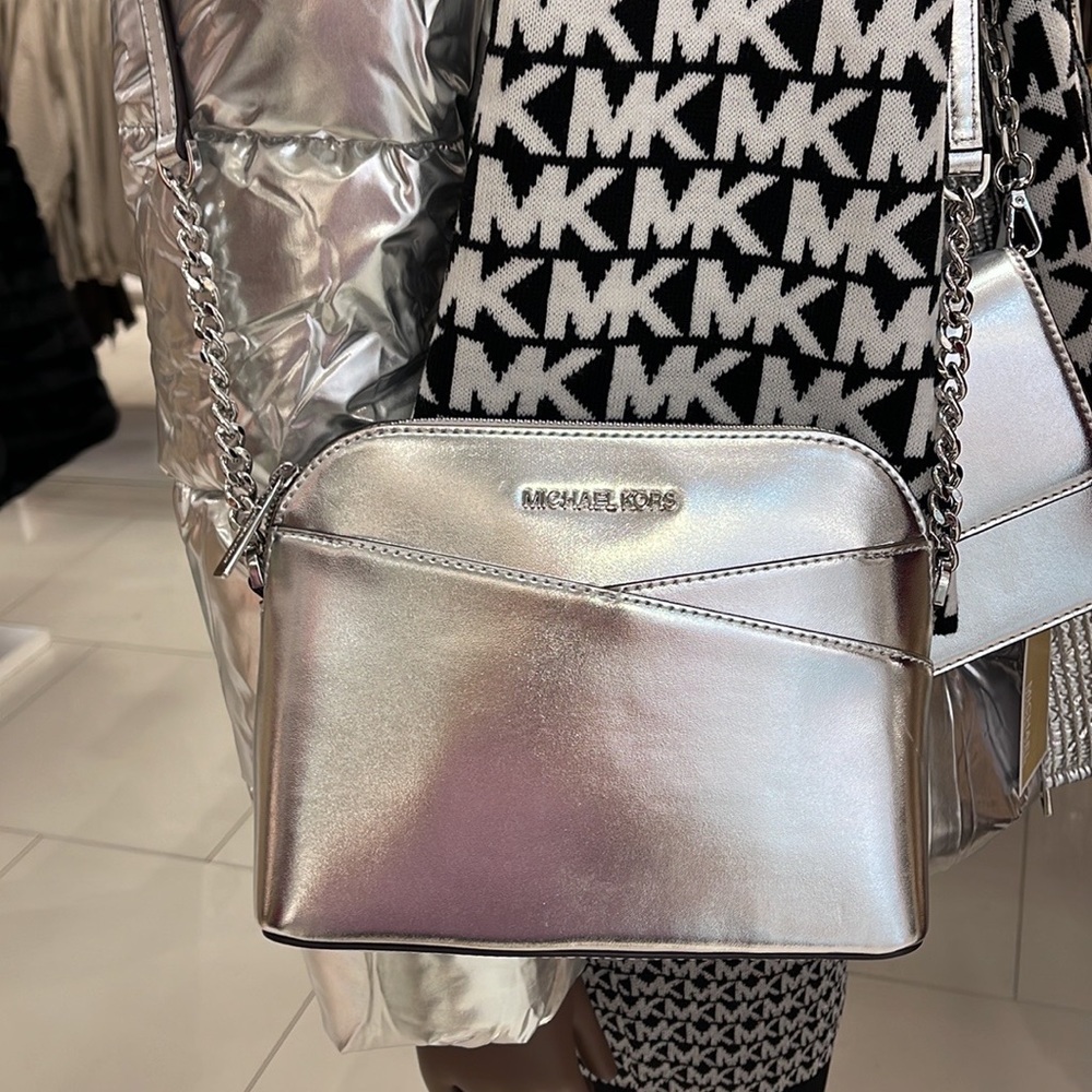MICHAEL KORS Jet Set Medium Logo Dome Satchel
Silver XCROSS XBODY - Picture 5 of 16